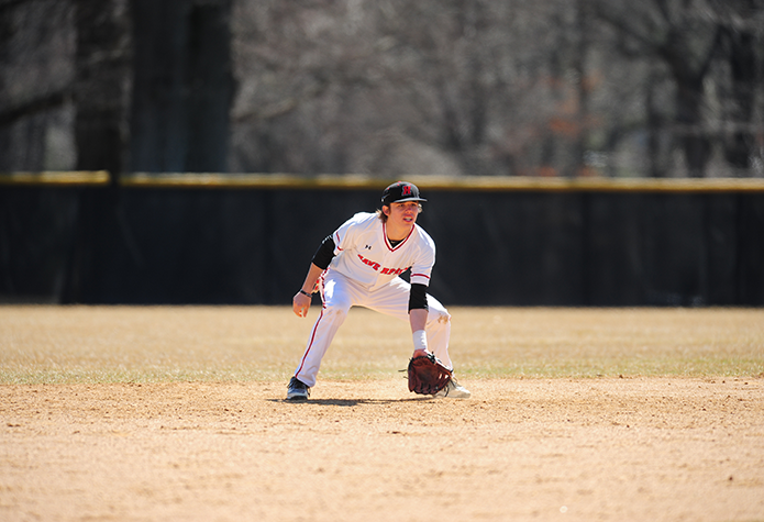 Baseball Splits Doubleheader with Thiel College