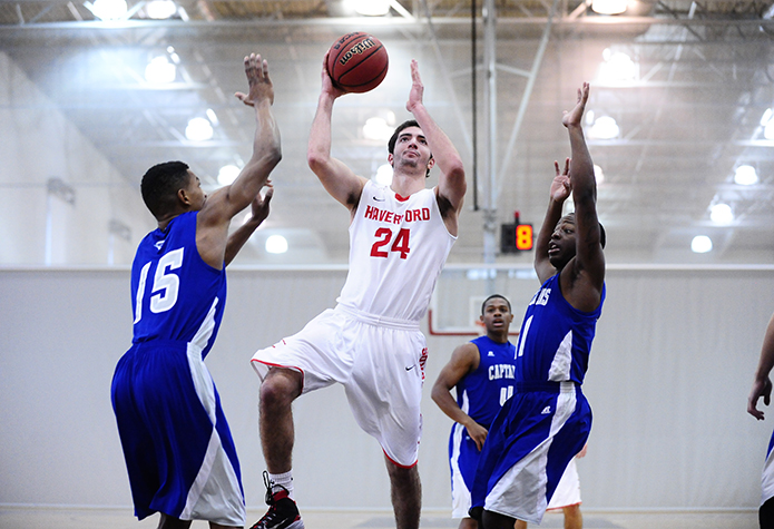 Men's Basketball Outpaced by Oswego State