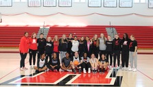 Women's Basketball Welcomes Alumnae To Campus