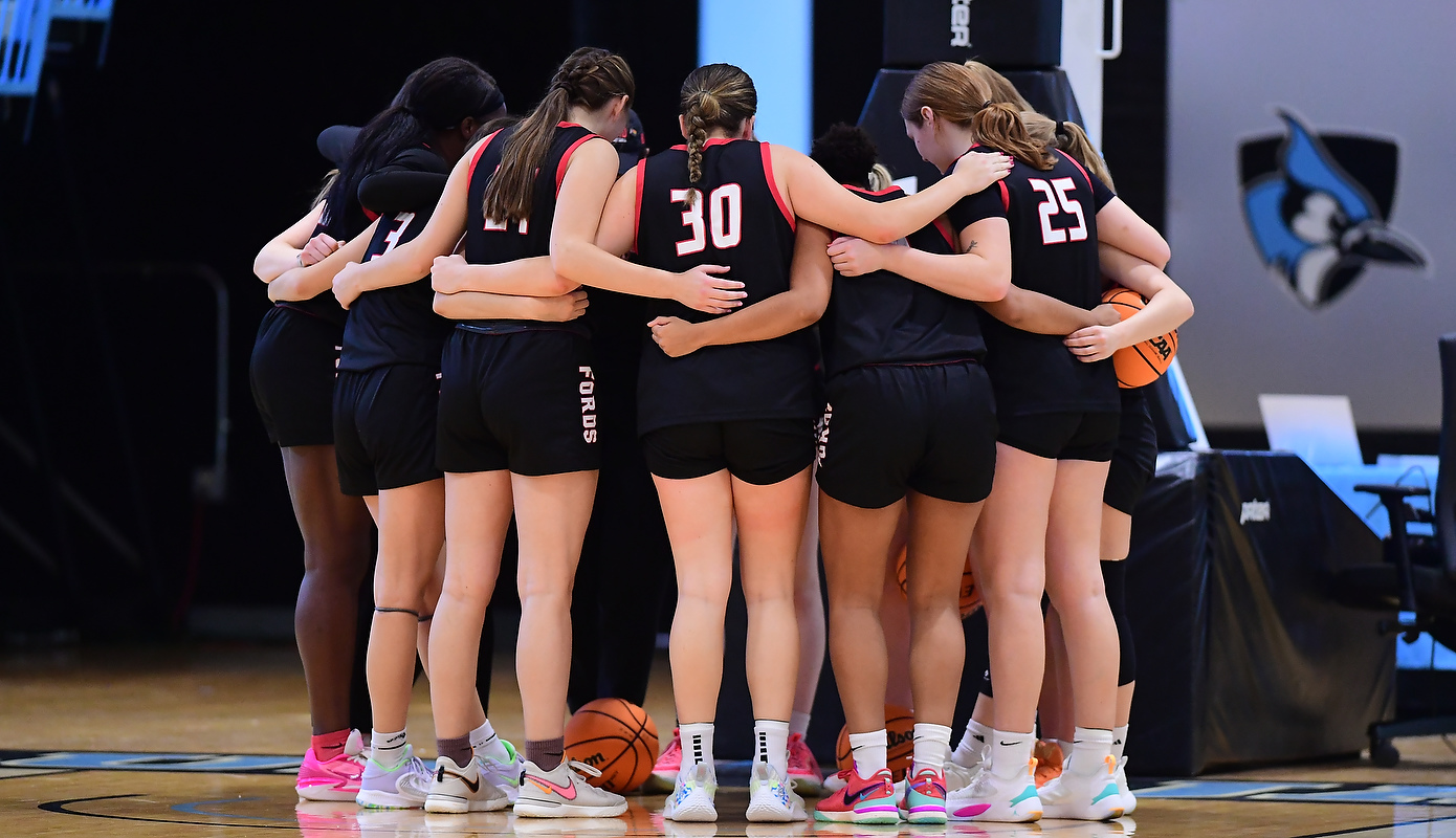 Women's Basketball Falls to No. 11 Johns Hopkins