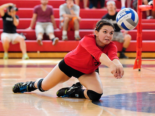 Volleyball edged by Susquehanna on final day of Haverford Invitational