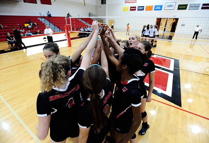 Volleyball Completes Thrilling Comeback over Muhlenberg, 3-2