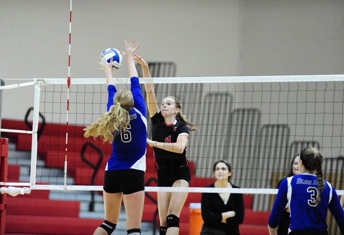 Volleyball Bested By Stockton, 3-0