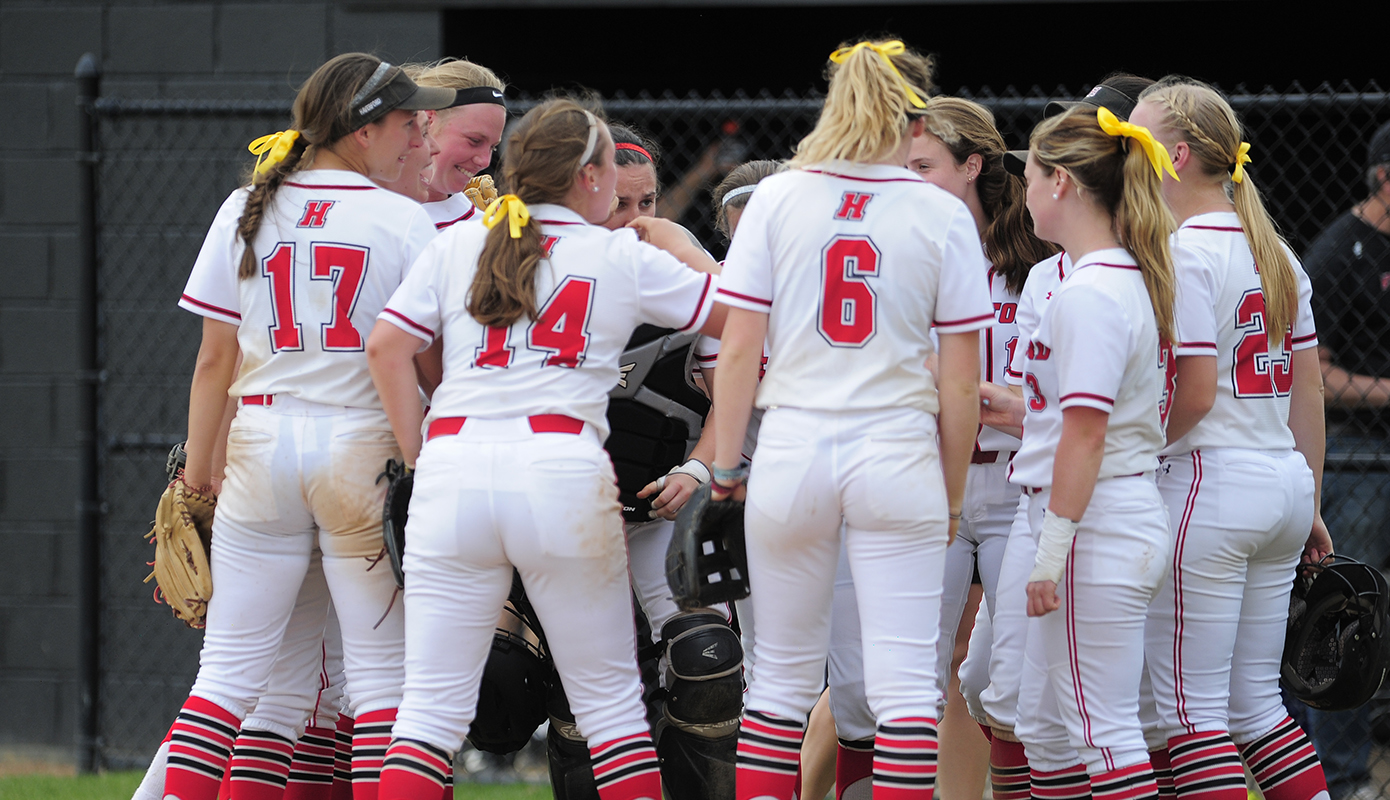 Softball Hosts Swarthmore in Opening Game of Centennial Conference Tournament